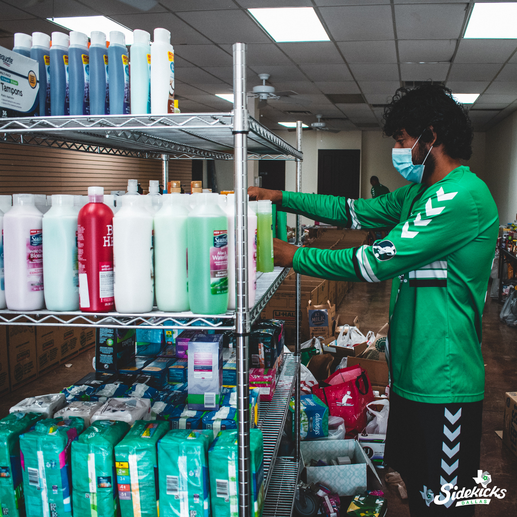 gosidekicks's tweet photo. We had a great time volunteering at the Frisco Family Services Food Pantry yesterday!! π€π
#KicksInTheCommunity | @friscofs https://t.co/RW1PW0f46o