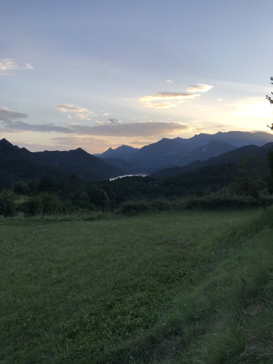 VedrunaGirona's tweet photo. Dia d'excursió a les colònies de grans, entorn immillorable i bon ambient! Les samarretes gairebé acabades i a la tarda ens vam refrescar amb els jocs d'aigua. #intensament #decididament #lleureVedruna #ColòniesVedrunaGrans2020 #VedrunaGirona @VedrunaCat https://t.co/KJoTWBNrx6
