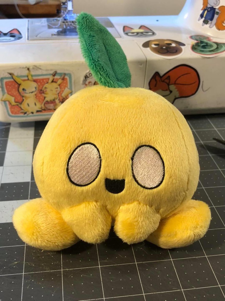 emberfallplush's tweet photo. This adorable thing is my son now and I love him
#yellowmango
#etsyplush #etsy #etsyshop #etsyseller #etsyfinds #etsystore #etsylove #etsymaker #plushiecommunity #plushie #plush #plushtoy #plushy #plushiesoftwitter #plushies #finishedplushies #emberfallplush https://t.co/NOMi2YTDub