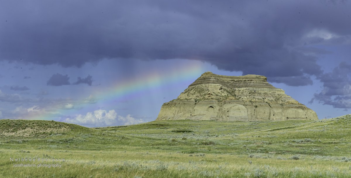 DJHardwired's tweet photo. Castles and Rainbows. This rainbow was captured at Castle Butte Saskatchewan on July 18th, 2020 at 5:06pm CST. Scattered thunderstorms and garden rain storms were present throughout the afternoon.
#Saskatchewan #CastleButte #Bigmuddy #Nikon #rainbow #ShareYourWeather #YourSask https://t.co/olVStXH15q