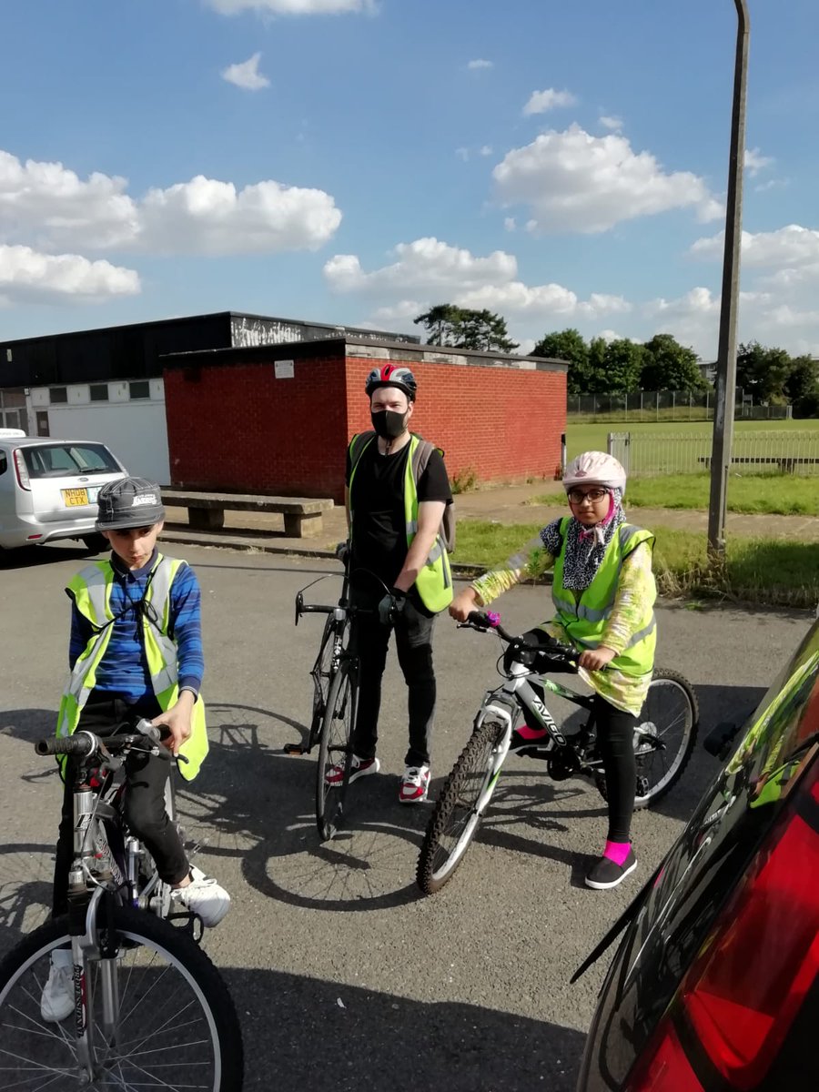 HarlowKristaps's tweet photo. Today we have done another #miles2yemen charity group ride. Together we have done 5.5 miles and this time the ride was even smoother than yesterday. Thank everyone who participated. Please keep supporting the charity: https://t.co/237IOQAlNv 8 days left! https://t.co/7d1QvtrmwI