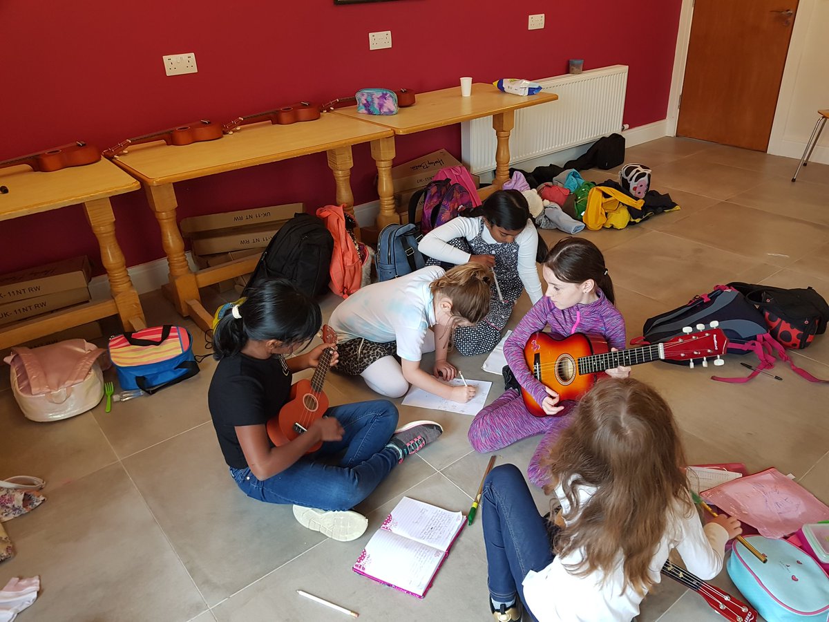 IIMusicSong's tweet photo. Sounds Good Summer Camp is off to a fantastic start in #Balbriggan at our new campus. The kids are learning ukulele, practising percussion, gaining perfomance experience, writing new songs and making lots of friends! #music #musiccamp #SummerCamp #Dublin #kids #kidsactivities https://t.co/5avZJmPXG9