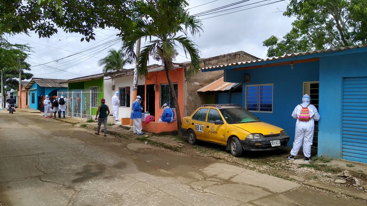 SucreUnidos's tweet photo. #UnidosPorSucre Llegamos al barrio Gran Colombia de Sincelejo. Con nuestros equipos de trabajo estamos haciendo pedagogía y muestras a los usuarios que lo requieran. Seguimos comprometidos con la salud de los sucreños. 
@MinSaludCol 
@Supersalud 
@GobSucre 
@alcaldiasljo https://t.co/nQTvaGB9M0
