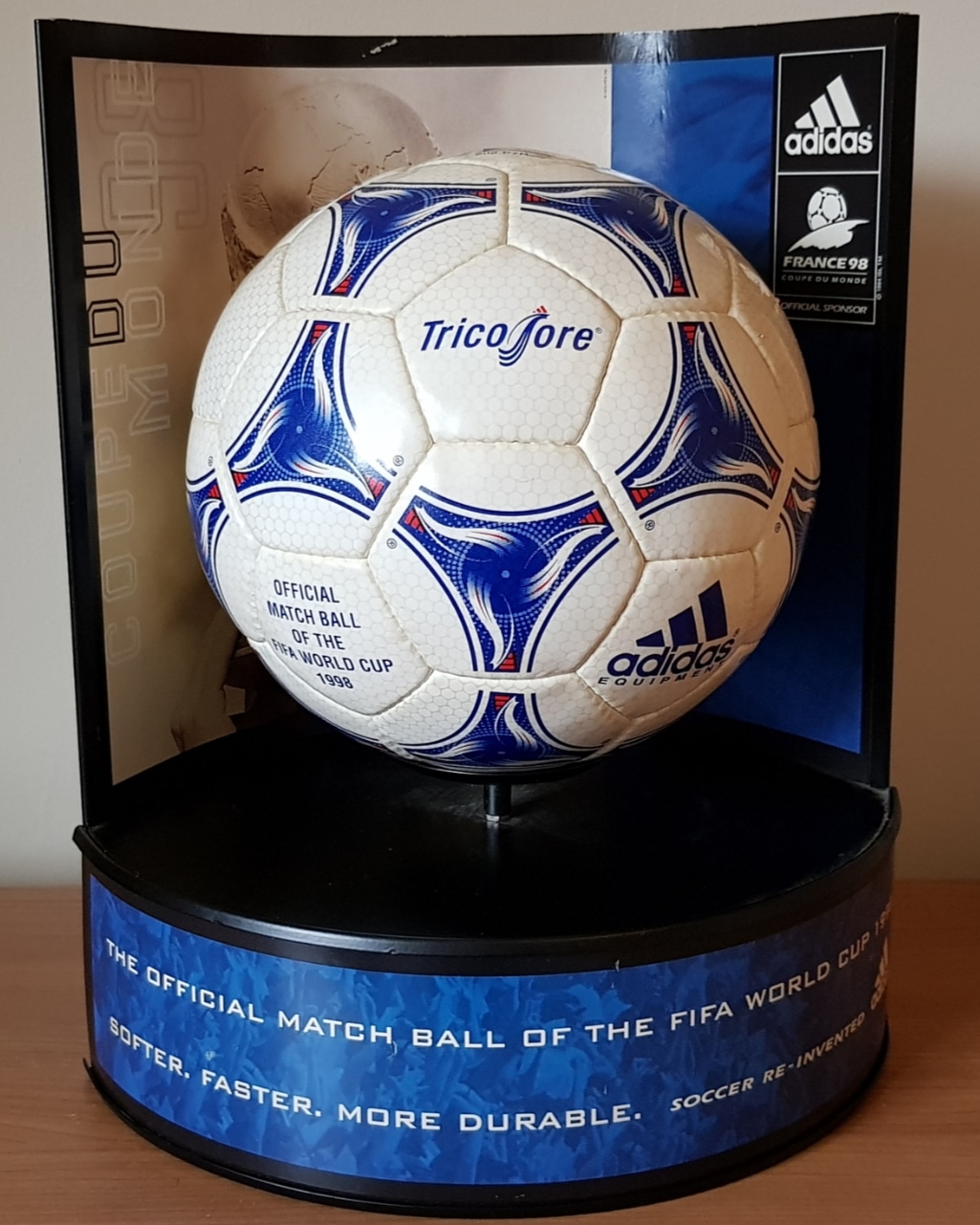 Descarga Vacilar sencillo Rob Filby on Twitter: "Adidas Tricolore 1998 World Cup Official Match Ball  #france98 #adidastricolre #officialmatchball https://t.co/j9wnIQFMdh" /  Twitter