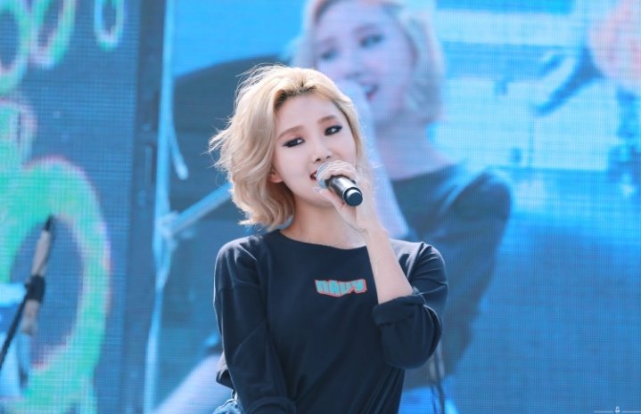хваса 마리아. хваса песни. Mamamoo hwasa maria. Hwasa. Hwasa maria обложка.
