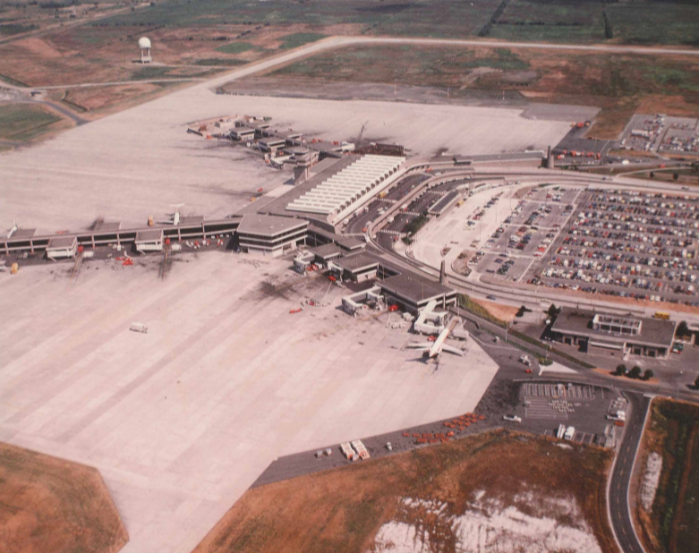 With the expansion came more routes and airline partners and in 1968, YVR welcomed Japan Airlines ( @JAL_Official_jp), the first Asian based carrier to operate at YVR and Western Airlines who later became  @Delta.  #YVRBDAY