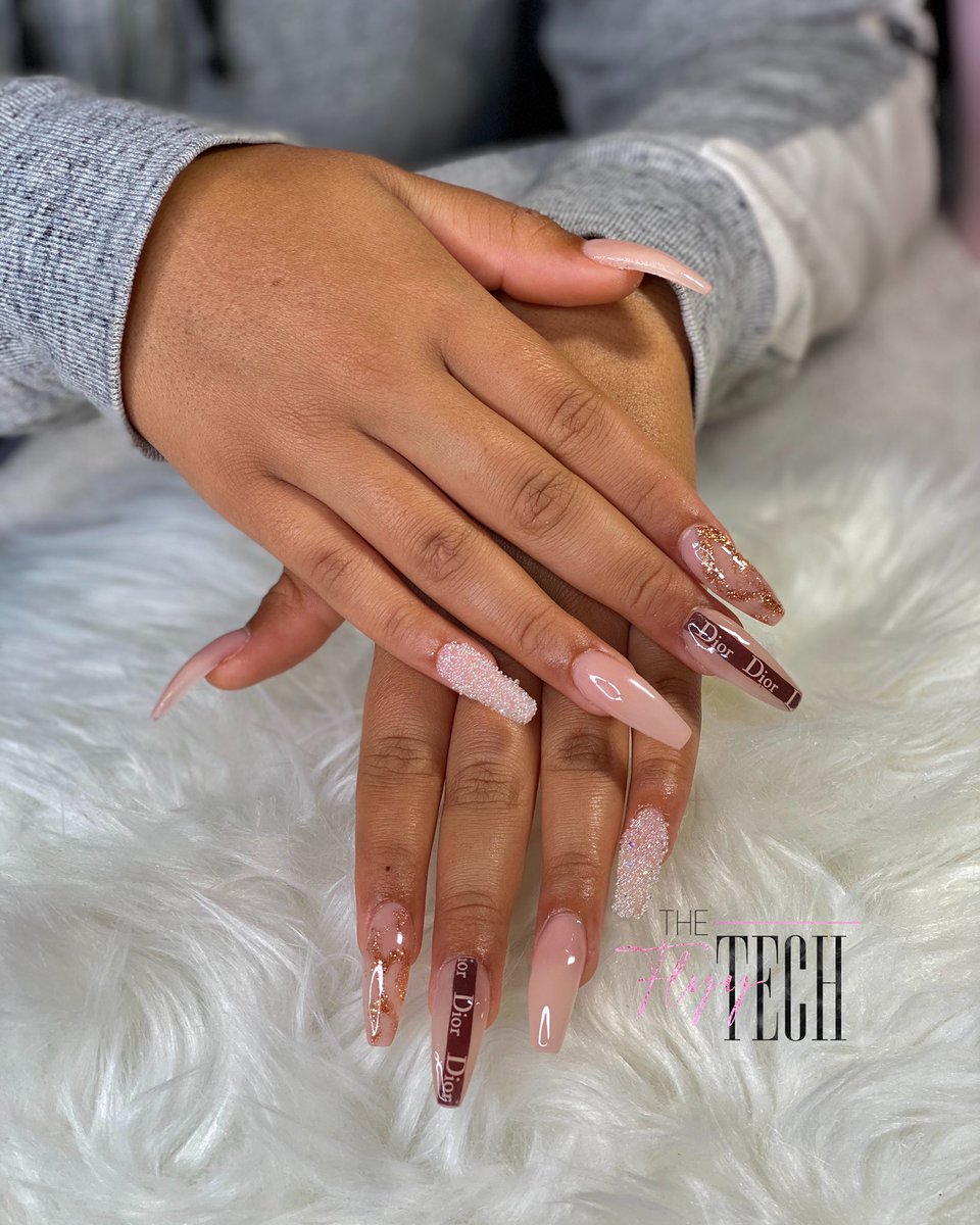 Shaixflyy's tweet photo. I never post my work on here but 6 months in as a nail tech 💅🏾💕 #nailtech #Dallas #Houston https://t.co/yv88DLx4yx