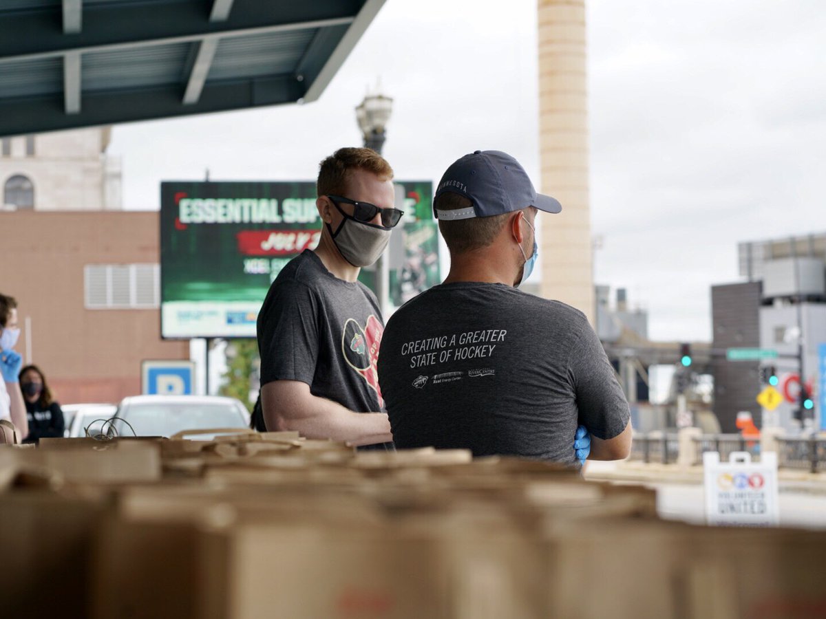 XcelEnergyCtr's tweet photo. Thank you to all who made gracious donations today at @UnitedWayTC’s Essential Supply Drive, in partnership with the @mnwild. 🙌  

#HeartoftheWild https://t.co/k0KaW5dwCY