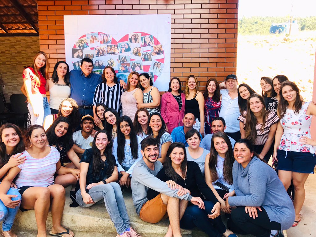 Hoje o aniversário foi da Franciele, Raniele e Gabriela e a festa 🥳 foi muito maravilhosa 😊. 
Parabéns a essas três princesas. 
Feliz Aniversário!!! 🎉🎂🎁🎊🎈 

#noivadocordeiro #familia #amor #love #family #aniversario #felizaniversario #birthday #birth