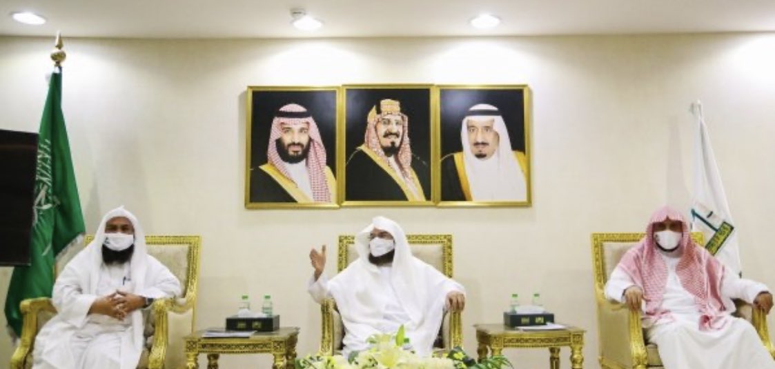 drsudais's tweet photo. معالي الشيخ د.عبدالرحمن السديس يدشن مبادرة خدمات المستفيدين "جهود تُذكر فتُشكر" https://t.co/AkHxJhY54u