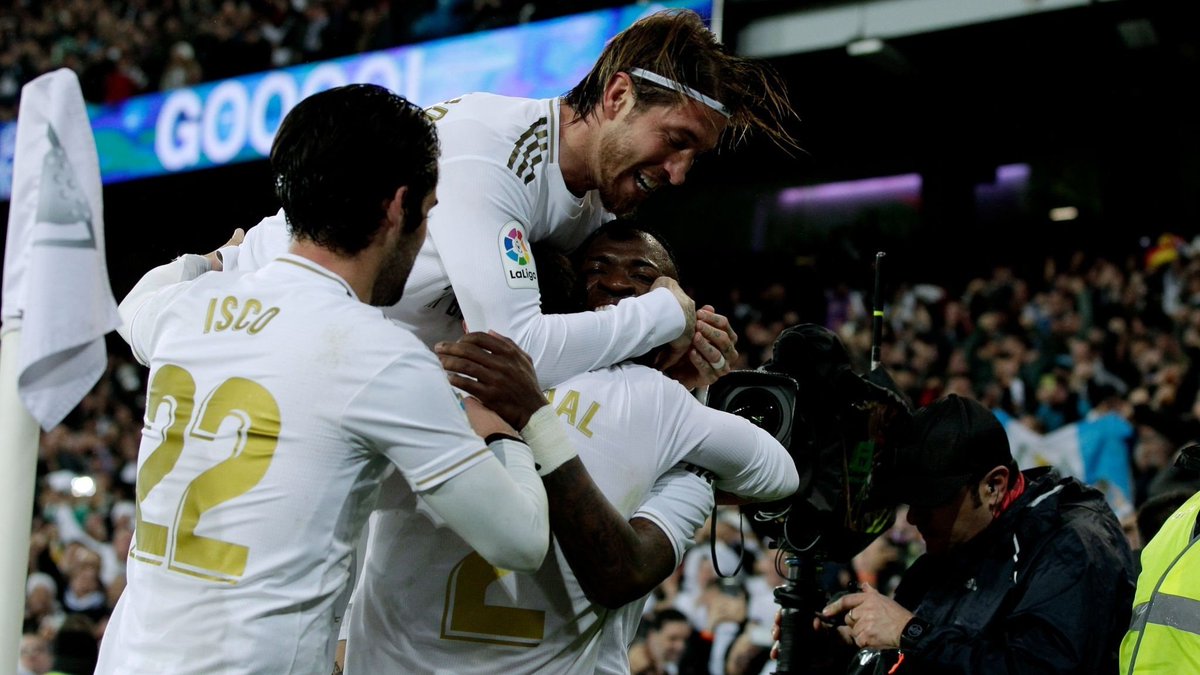 Real Madrid's strong second half in El Clásico allowed them to outclass a listless Barcelona team, heavily reliant on Messi and in a dysfunctional system of their own to which they've still not really found a solution to.