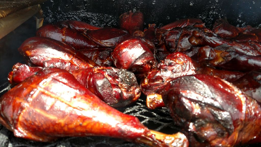 nomadsbbq's tweet photo. NOW DELIVERING TURKEY LEGS!!🍗🔥😋and find us on Central and Atrisco Vista across from the Love's!! Here until we sell out!! 

#nomadsbbq #awesomebbq #buyABQlocal #proudtobelocal #BBQ  #newmexico #nmtrue #purenm #abqfoodtrucks #dukecity #burque #Turkeylegs #Brisket https://t.co/y5Ng2TBYMW