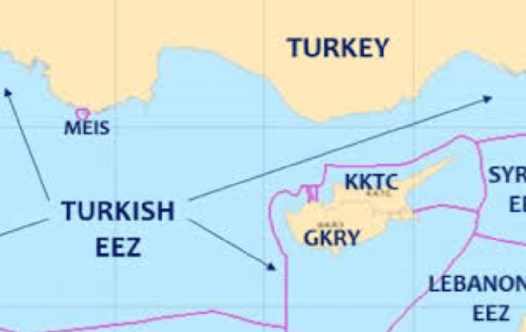 Bir devlet düşünün ki
Koca Kıbrıs'ı kontrol etsin de burnunun dibindeki bit kadar Meis adası karşısında mağdur olsun

Olacak iş mi? 

Tek başına Meis'in kaybı bile #Lozan 'ın zafer olmadığını ispata kâfidir
