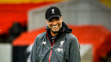 shaffihdauda1's tweet photo. #EPLUpdate:

23': Liverpool 1-0 Chelsea ⚽ Keita
38': Liverpool 2-0 Chelsea ⚽ Anorld
43': Liverpool 3-0 Chelsea ⚽ Wijnaldum
45+3': Liverpool 3-1 Chelsea ⚽ Giroud

Half Time. https://t.co/2BnRTO4Bmx