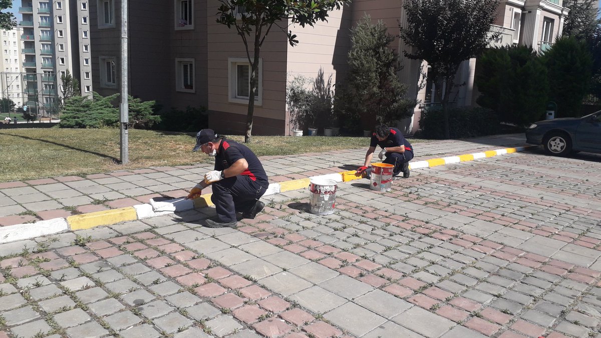Bayram temizliğimiz, ortak alan boyama çalışmaları ile başladı..😷🏘

Site girişinden itibaren başlattığımız kaldırım taşlarını boyama çalışmamız, A-Bölgesinden devam ediyor.
#Maske #Mesafe #Temizlik