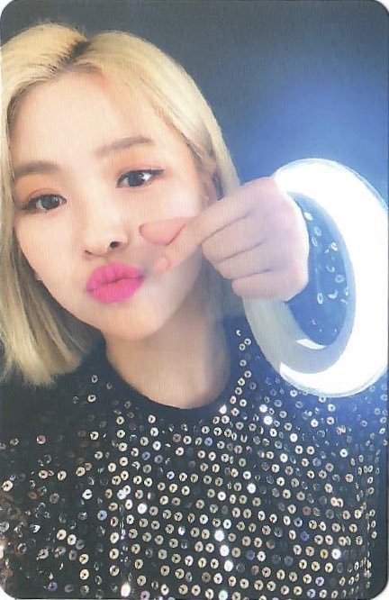 theryujinpics's tweet photo. ryujin with the lightring ♡ 
© i_yeji_u 
#류진 https://t.co/Ng5FXhqppQ