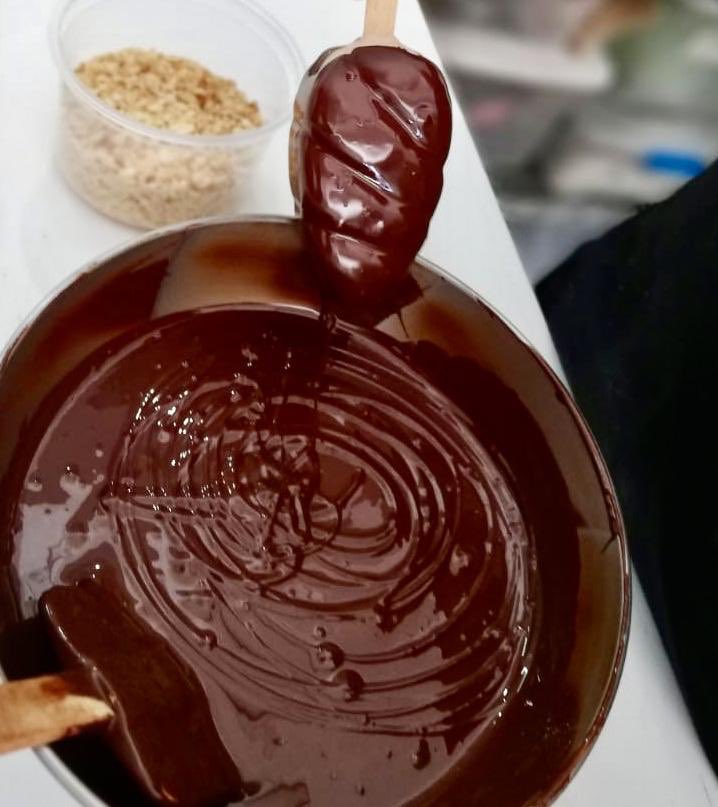 GlaceHelado's tweet photo. Para esta semana en @BarrioAlamedaMx les tenemos paletas de Mazapán cubiertas de chocolate semiamargo. ¡Corre que se acaban! https://t.co/yHbXWSpljZ