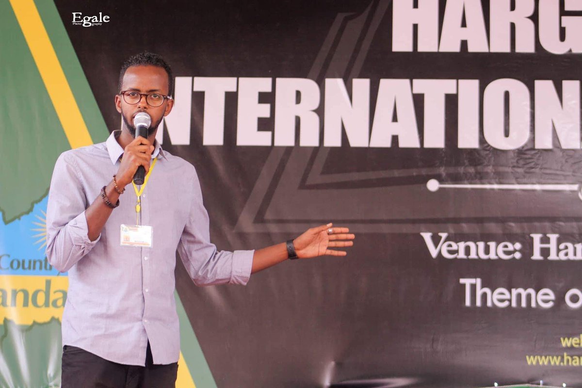 IsmaaciilUbax's tweet photo. Feels like yesterday! 2017, me being on stage as a guest talking about my book ”Gaax”. Pic 2 &amp; 3 is me but now leading the same book fair two years in a row, 2018 and 2019. What a ride! No #HIBF2020 this year so I’m celebrating it this way. @hibf @HargeysaCC https://t.co/61NGe3kGX3