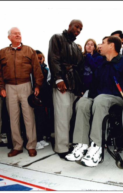 In November 1996, operations begin on the 3,030-metre-long North Parallel Runway, which has Canada’s first Category III instrument landing system. Special guests at the opening included Chester Johnson, Donovan Bailey, and Rick Hansen.  #YVRBDAY