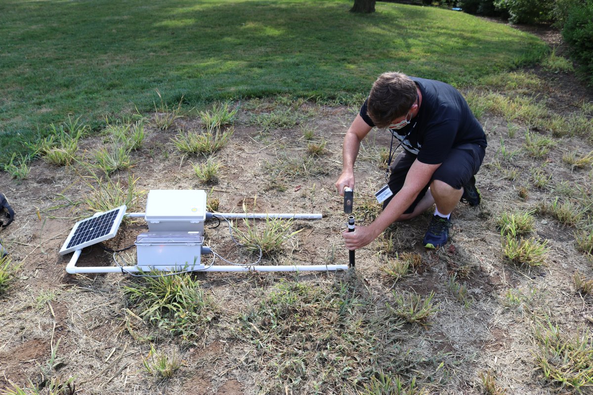 fluxenfield's tweet photo. Today, I deployed a CO2 sensor at the US Capitol Grounds to understand COVID related carbon dioxide changes in our Nation's capital.  We now have 30 sensors deployed in every ward of DC, and beyond! https://t.co/7lcUnQ0Xol