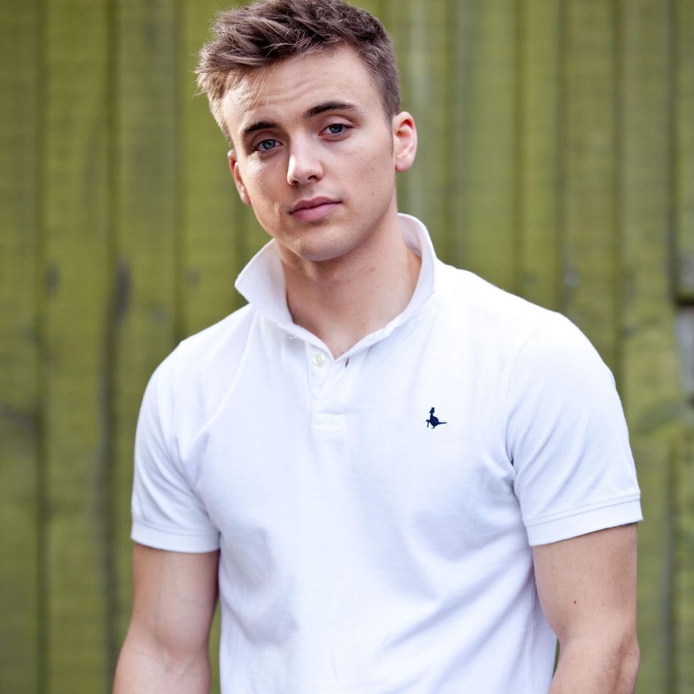 FanOfRoRafBrian's tweet photo. RIP Harry Thompson. Can’t believe it’s been year since he was killed off 💔💔😭🥺🥺. The most misunderstood character. Hollyoaks worst mistake killing him off 🥺🥺🥺🥺😭💔💔. He was also in the best partnership with James. I Absolutely miss him #Jarry #Hollyoaks #parryglasspool https://t.co/UYljVPqsVg