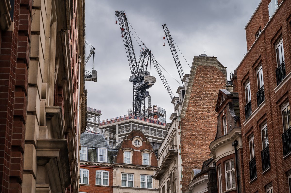 [THREAD]  #photooftheday 22nd July 2020: Cranes https://sw1a0aa.pics/2020/07/22/cranes/