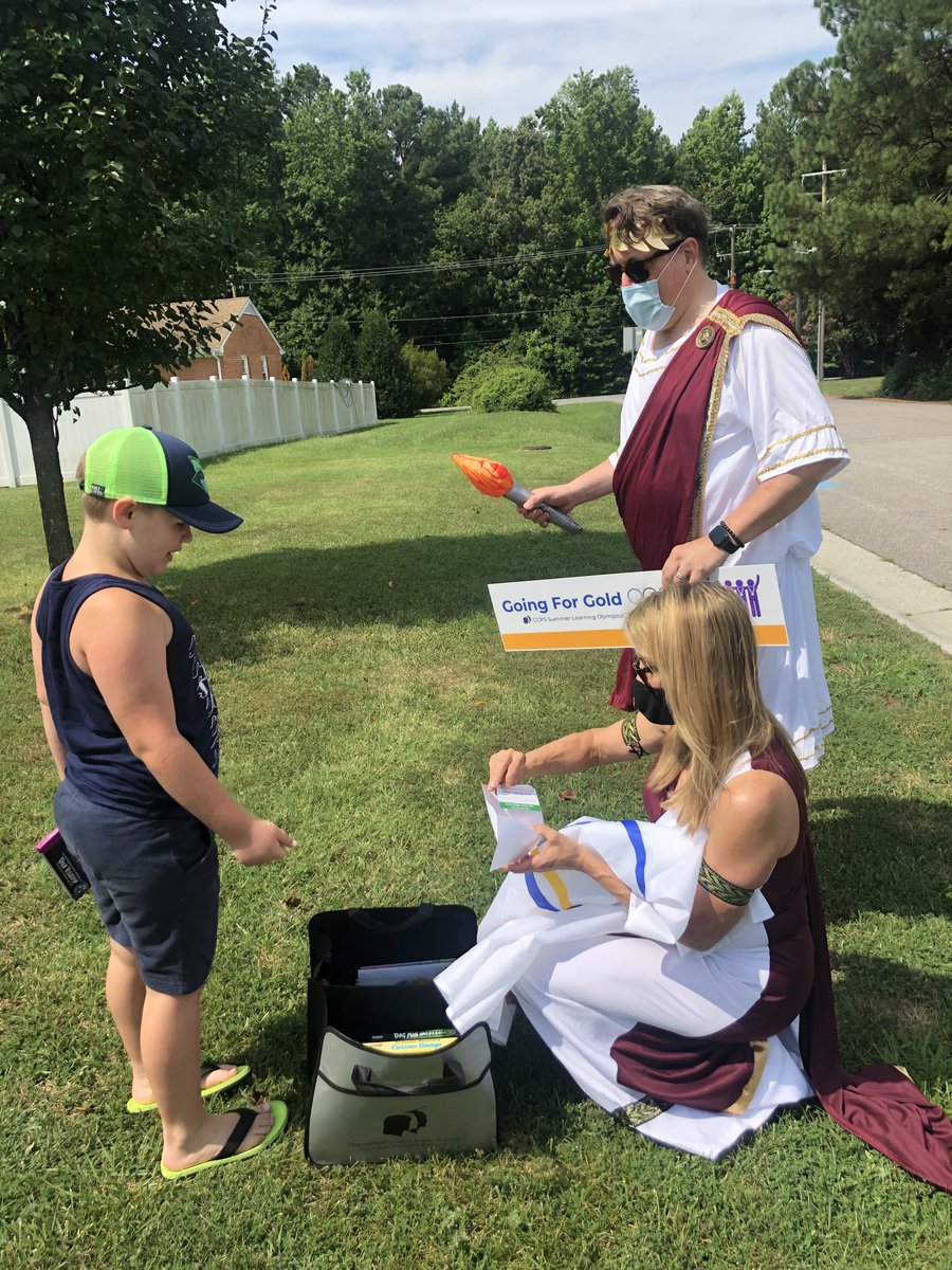 CCPSFACE1's tweet photo. Hey @ccpsinfo! We have some WINNERS in the Going For Gold Summer Learning Challenge! Eloise, Aarush,Will, & Lucas got summer reads & a free pizza from @MarcosPizza Hull St! Are you going for gold? https://t.co/dkrPGE8cGK
@SpringRunSTEAM @prov_elem @wresWildcats @EESMaher https://t.co/bY3dgoGGlm