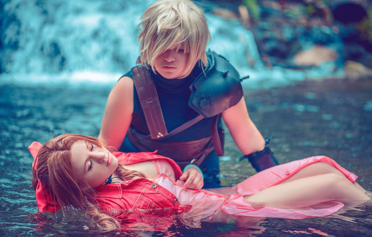 Cloudsofsand's tweet photo. Colossalcon East was canceled so throw back to when @rosettica and I froze in the waterfall. Both of us were so cold, but it was worth it 😭 Will we have to redo this for the remake I wonder 🤔

📷: @_Eidetic_ 
Aerith: @rosettica
#ff7 #cosplay #ff7classic https://t.co/xLSfWgzIHR