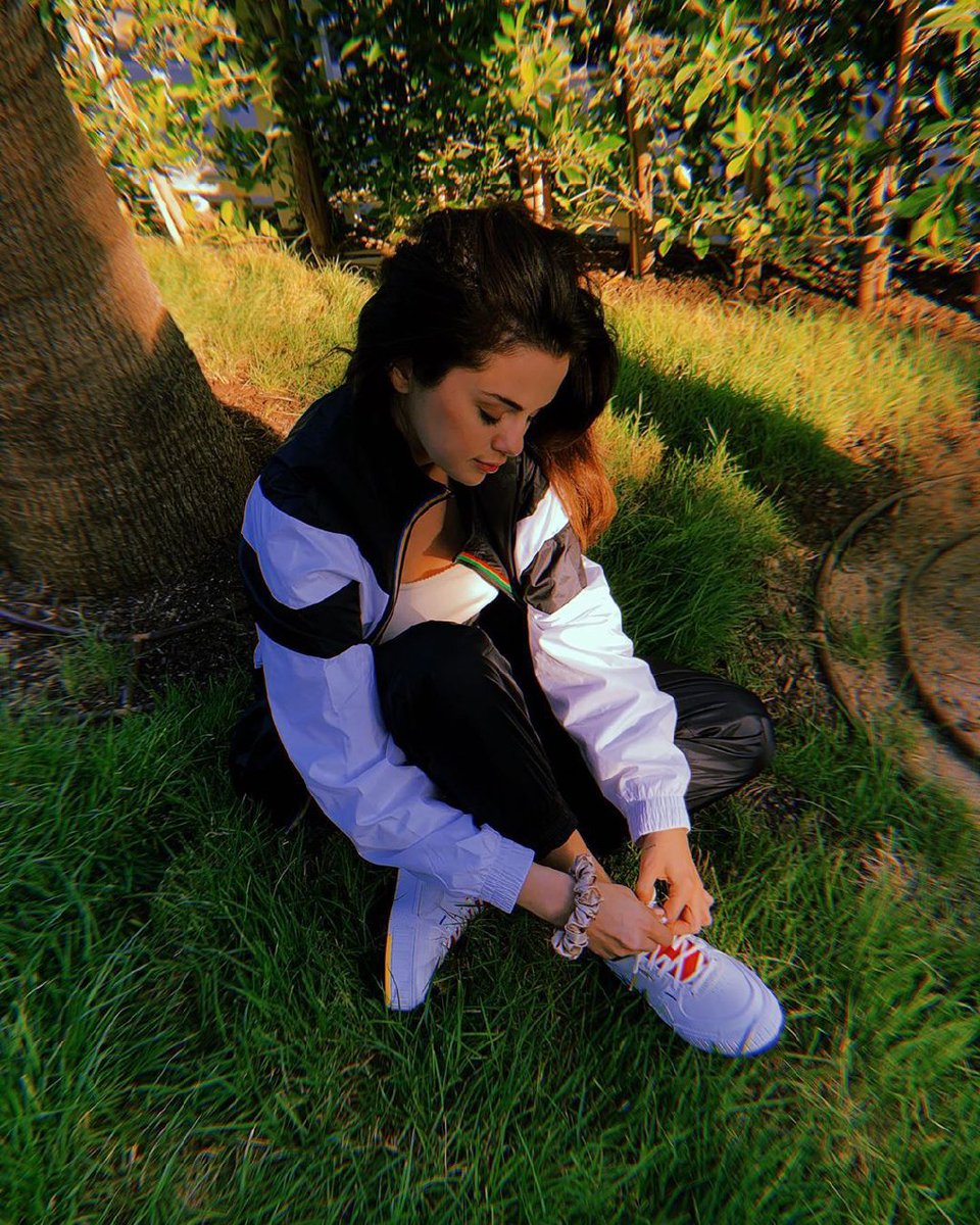 ALivingGirl's tweet photo. I love u.
You deserve all the happiness in the world
You're a sunshine in my life❤️
#HappyBirthdaySelenaGomez
#28yearsofSelena https://t.co/SYrqrj0riO