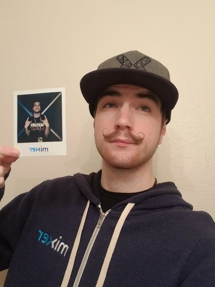 PunkSnap's tweet image. Today is the end of Mixer I will always remember the good times I had on Mixer the Second photo was one of the first-ever streams I did on Mixer #RIPMixer ✌️💙