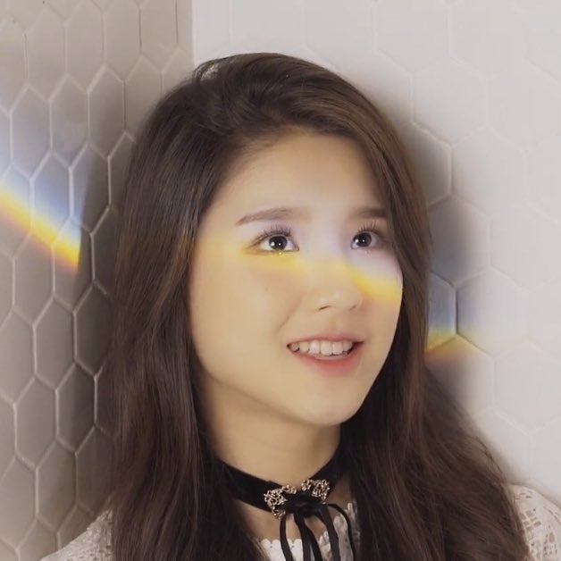 low quality heejin tweet media