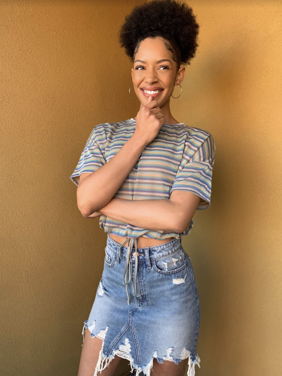 closettechic's tweet photo. The perfect smile to match the perfect denim skirt 😍 

Bring It Back Denim Skirt: https://t.co/01rrvbDz9I https://t.co/nqEWFFFHUE
