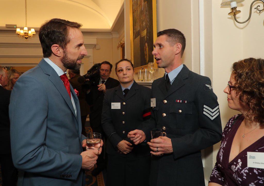 runozrun's tweet image. Official pics from the UK Armed Forces Sports Awards (March pre lockdown). Accompanied by so many top performers from Olympic medalists to World Cup players. An honour to receive the UKAF Sportsman of the year runners up award from Gareth Southgate. @RAFTriathlon @RAF_Cosford
