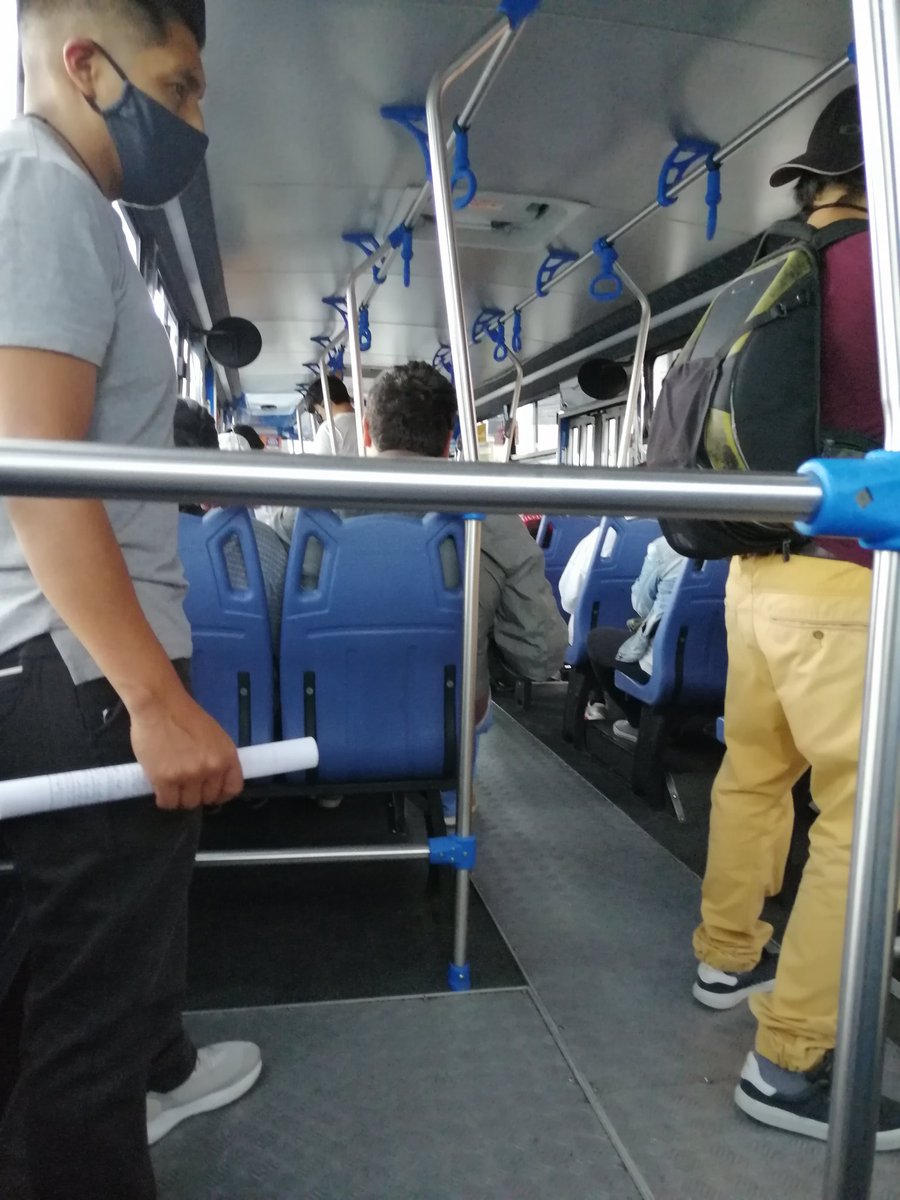 GEOVASAMI's tweet photo. @TransporteQuito @KatyCastillo27 Muy buenas tardes los buses cooperativa Victoria Los que hacen recorrido al oriente quiteño unidad 1557 no cumplen con la bioseguridad llevan los llenos pediría sanción a esa cooperativa que cumplan con los distanciamiento ahí le envío la foto. https://t.co/L56rtL9NQ6