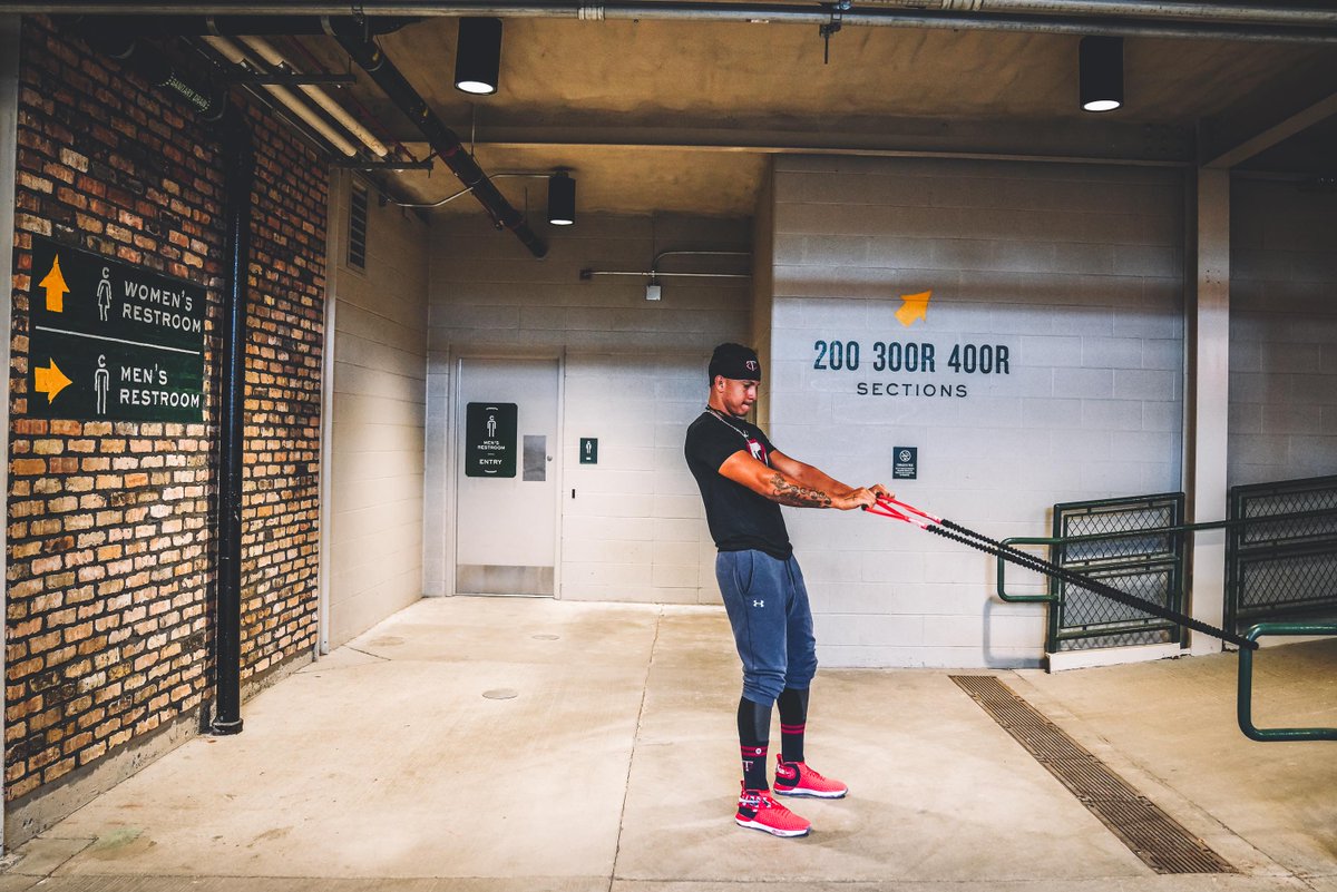 Twins's tweet photo. Concourse workouts at Wrigley. #MNTwins https://t.co/9ThwM55FGy