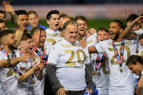 BBCSport's tweet photo. It's a night to remember for Leeds United.

Championship champions 2019-20. 🏆 

👉 https://t.co/sVyOvBljgI #LUFC #bbcfootball #bbcefl https://t.co/nKBtsTT41e