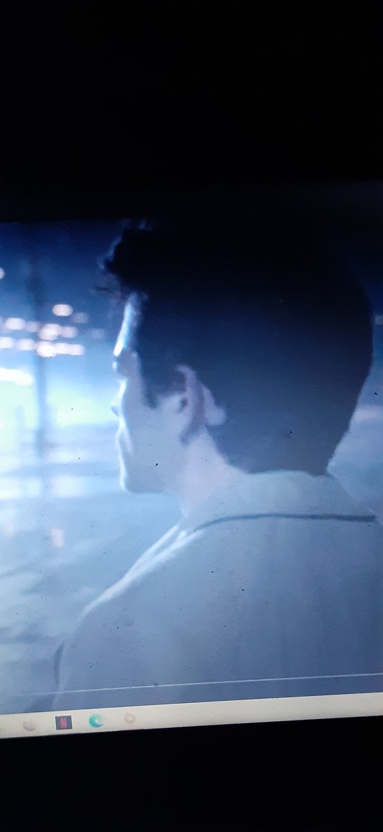 DaddyXDevito's tweet image. So I've been rewatching supernatural and this is bothering me... @mishacollins wtf is behind you're ear???