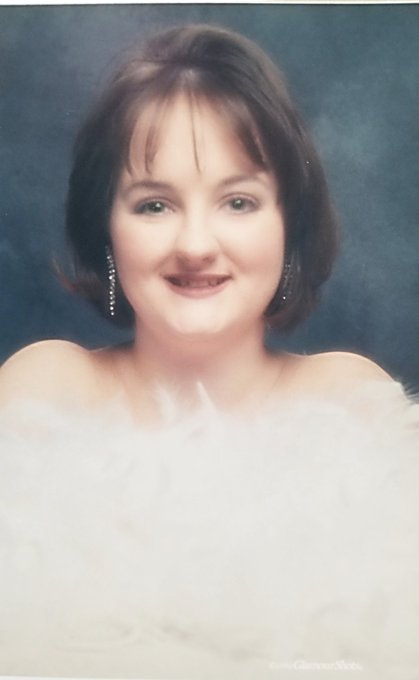 Oh wow! Look what I found in the attic! From 1998! Anyone remember #glamourshots ? I was super into short<a href="/tag/glamourshots"class="tags"><span>#glamourshots</span></a>