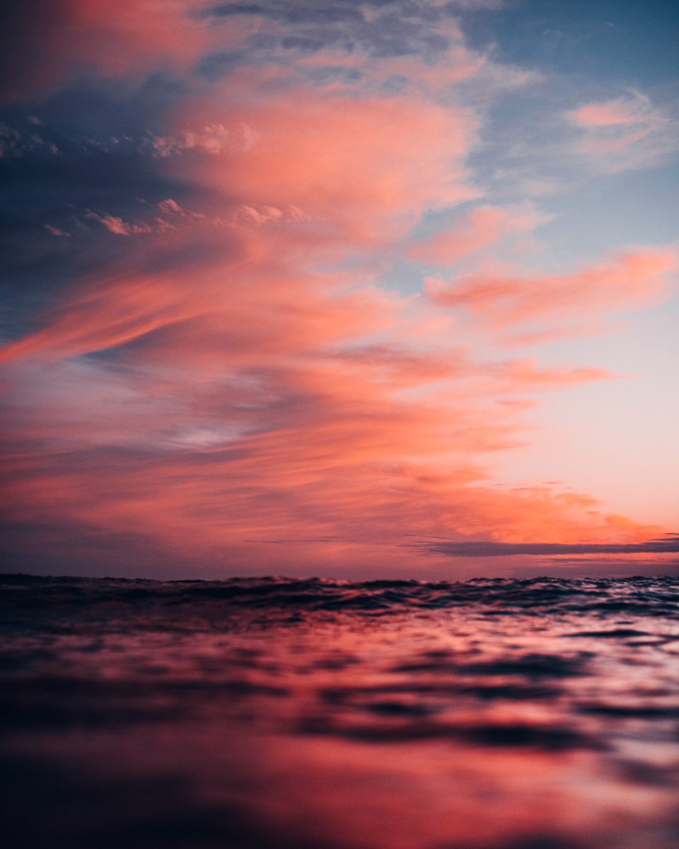 nolanomura's tweet photo. Sunsets from the water 💭 https://t.co/ciYp0FB7hR