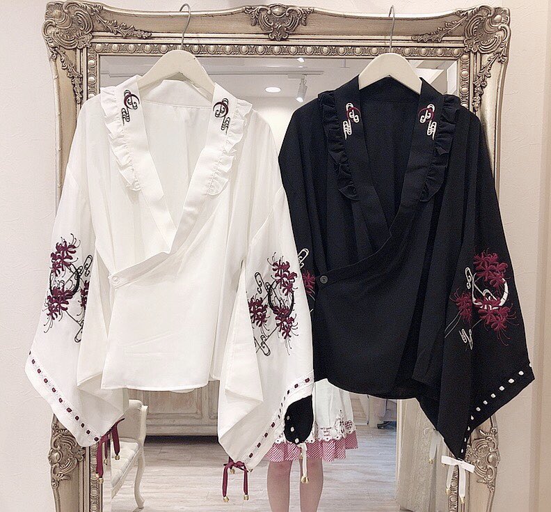 👘New①👘 🌙おぼろ月夜の彼岸花ブラウス🌙 price:¥7,260 color