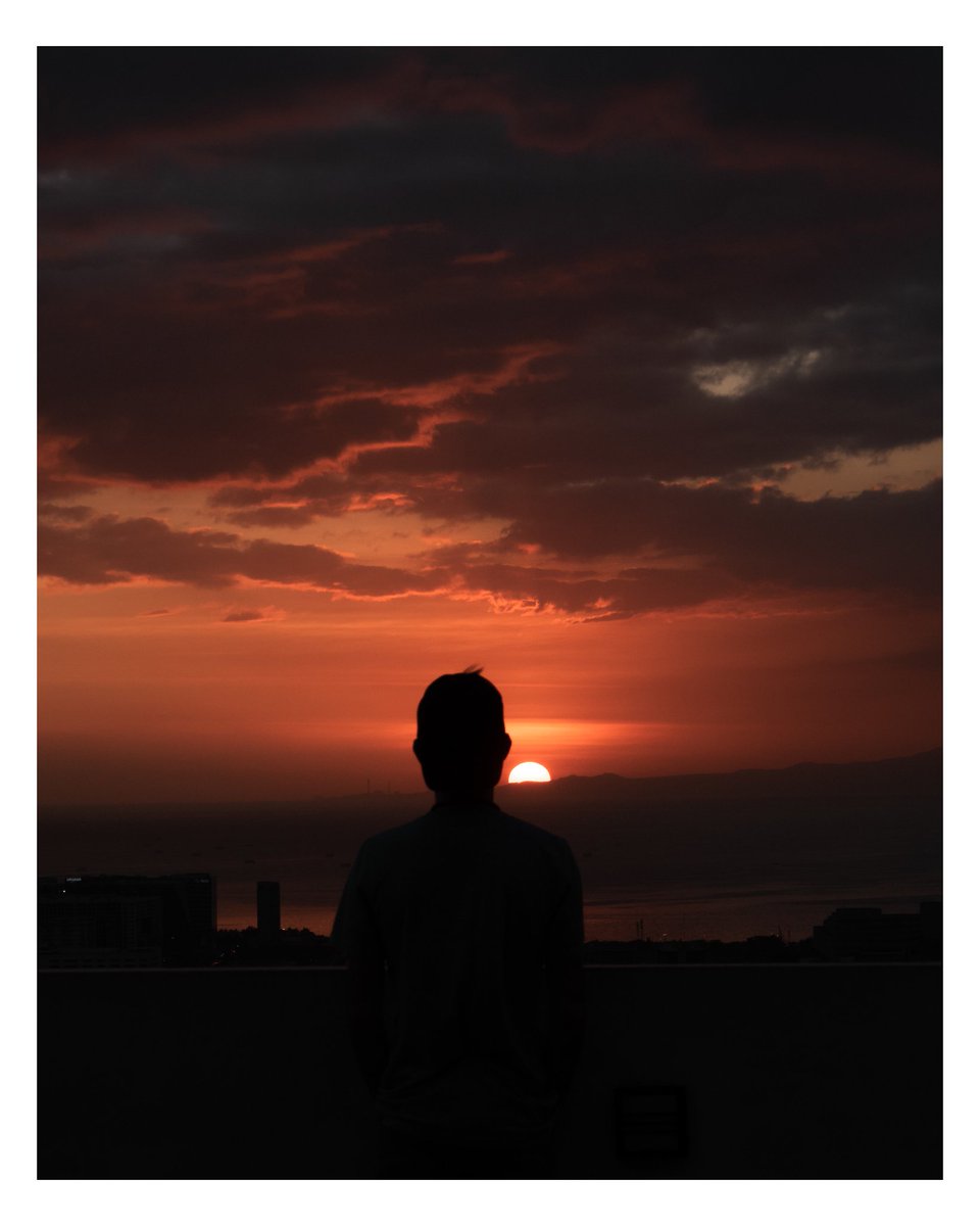 MACnTEENS's tweet photo. Completely forgot about this EPIC sunset photo we shot while we were in the Philippines at the start of the year ☀️📷
Where would you like to see a sunset next time you can travel again?
#photography #sunsetphotography https://t.co/ZhFz5XCHh9