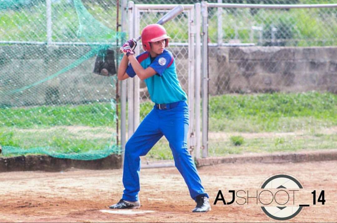 ligaince's tweet photo. Hoy felicitamos a Miguel Jorge, quien tuvo su pase por cuatro equipos de la liga @CBMLosPotros, #Manpitos, #Criollos y @AguiluchosClub.
¡Feliz cumpleaños! 🎂🎉 https://t.co/rwShsPp3gy