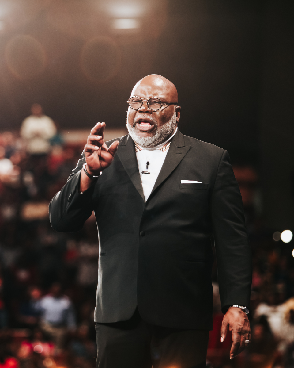BishopJakes's tweet photo. Walking with God means you have to be able to walk with unanswered questions. https://t.co/lIiuWjifLS