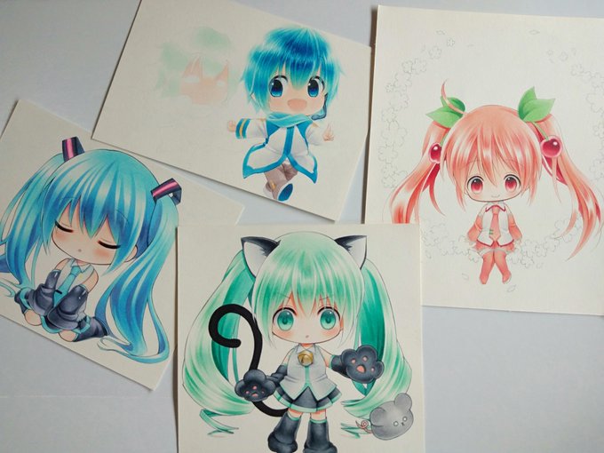 アクリルと一緒に見つけたうん年前の絵
この頃の方が形取れてるし描くの早かったし絵柄の幅があった?
髪の毛とかコピックでほっそい線描けてたんだよな〜今も同じくらい丁寧に描いてるつもりだけどこの時みたいな細い線が描けない… 
