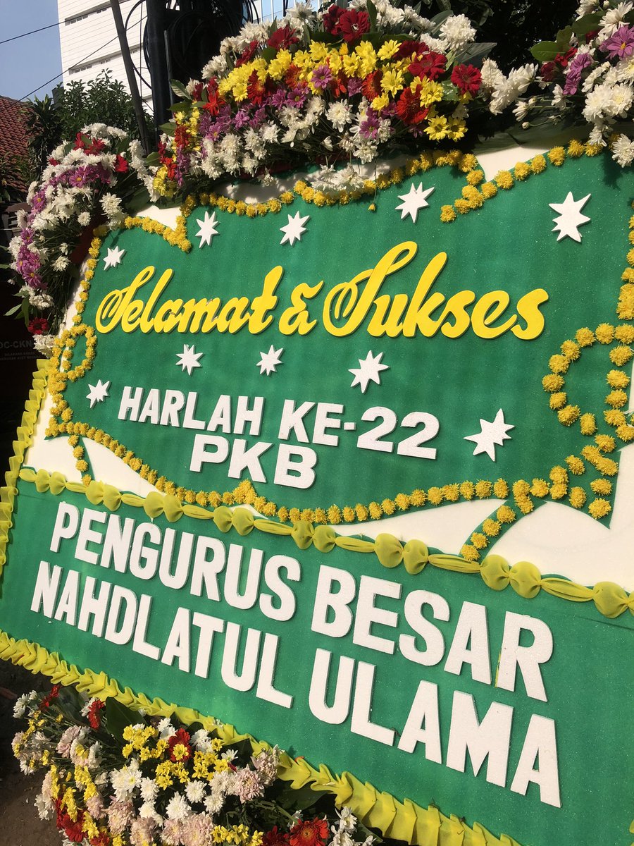 billy4riez's tweet photo. Untuka Kejayaan PKB dan Kemenangan Bangsa Indonesia. Alfaatihah 🤲🤲🤲 #AksiMelayaniIndonesia #Harlah22PKB https://t.co/M4nNT3lo1B