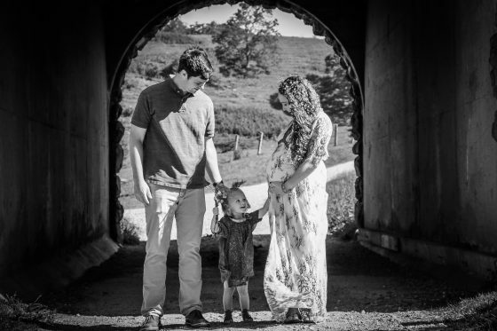 darlingdearests's tweet photo. Maternity Pictures for a Second Baby #ontheblog https://t.co/5LcWgiqpTk https://t.co/Q9N3bDKKeA