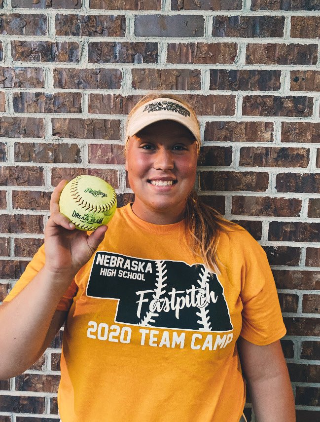 NeGirlsFPForum's tweet photo. π₯π£ Lincoln Southeast High Schoolβs uncommitted 2022 P/1B, @alexisjhubbard (NE Quakes Prime 18U - Ybarra), π one at the 2020 Millard South High School camp. Way to go, Lex!!!
#RingTheBell
#LSESoftball
#MSHSCamp
@NEQuakesSB
@QuakesRecruit https://t.co/1hBTykc9MK