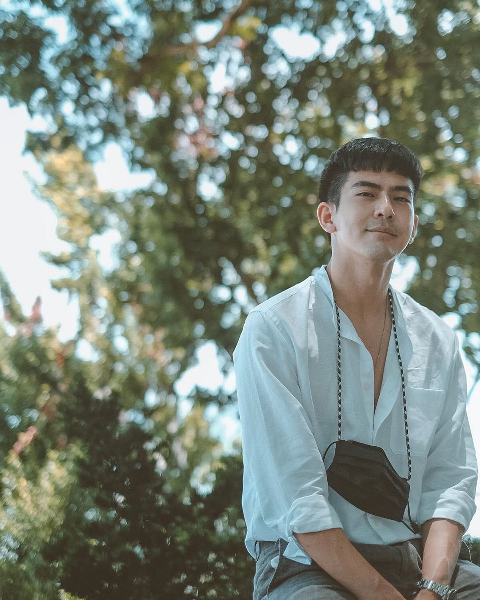 ToeyPongbot's tweet image. Now look at you now look at me 😳 #toey_pongsakorn