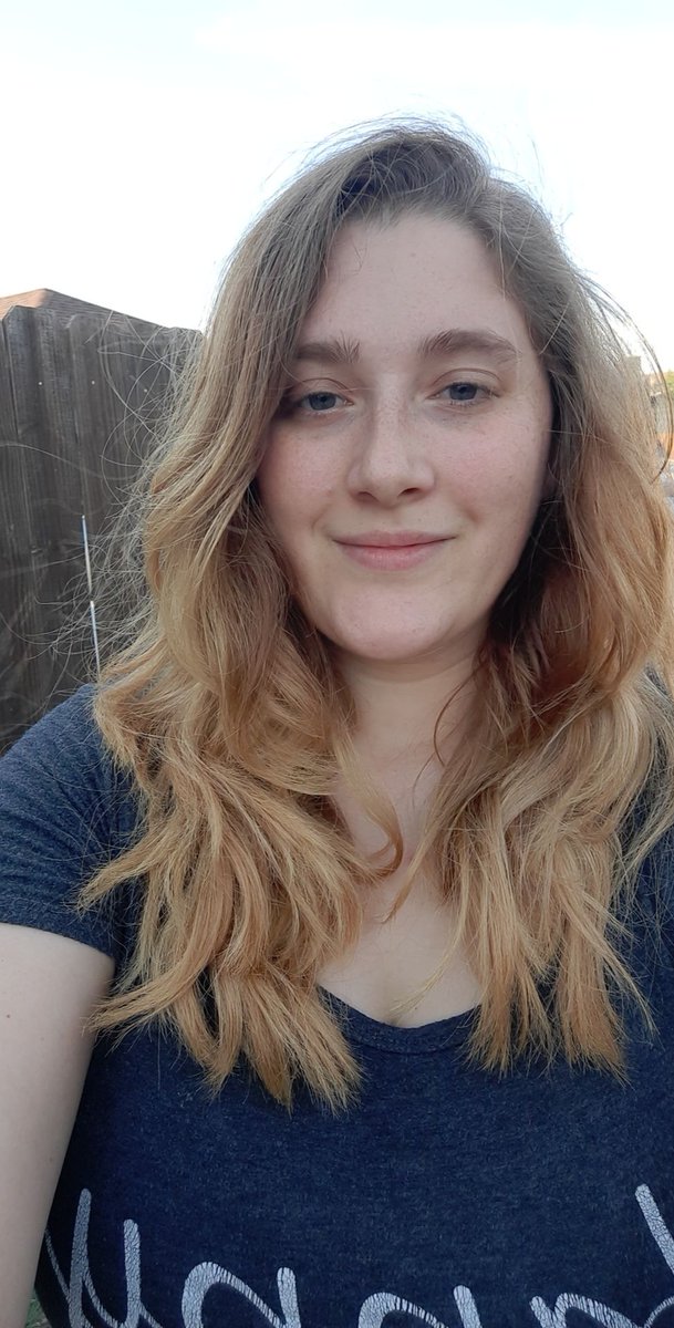 Angry_Poptart_'s tweet photo. Curled my hair today but you can't tell it. https://t.co/7Mrrr1aD5a