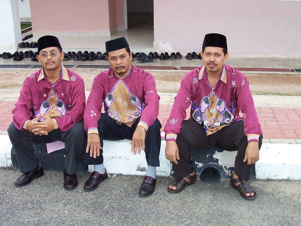 Aitemofficial's tweet photo. Ayahanda² #sbpit suatu ketika dahulu. Siapa sempat dengan ayahanda² kita ni 🙋🏻♂️
Kredit foto: Fb Cikgu Kasim
#aitem #KembaliBerjasa #alumniINSOFT #weLoveWeCare https://t.co/HZUMETF9jx